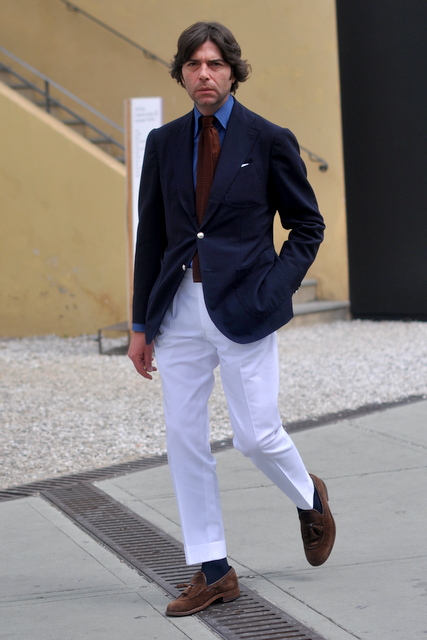 Mens white pants blue on sale blazer