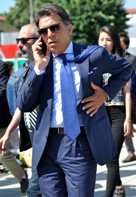 Pitti-Uomo-Phone-Summer-The-Journal-of-Style-2