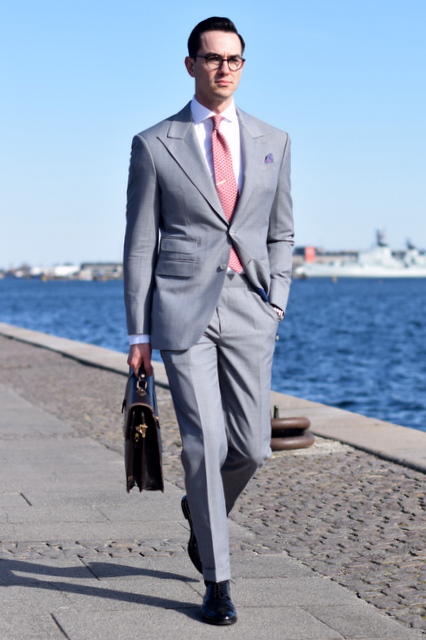 The-light-grey-mtm-suit-The-Journal-of-Style-1
