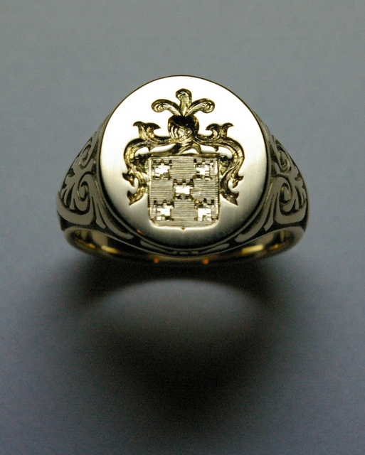 Bling-signet-ring-The-Journal-of-Style