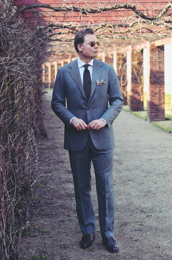 Navy suit with grey hot sale shoes